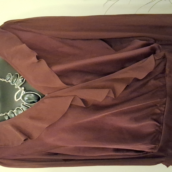 The General Good size large Maroon Blouse - Picture 2 of 5